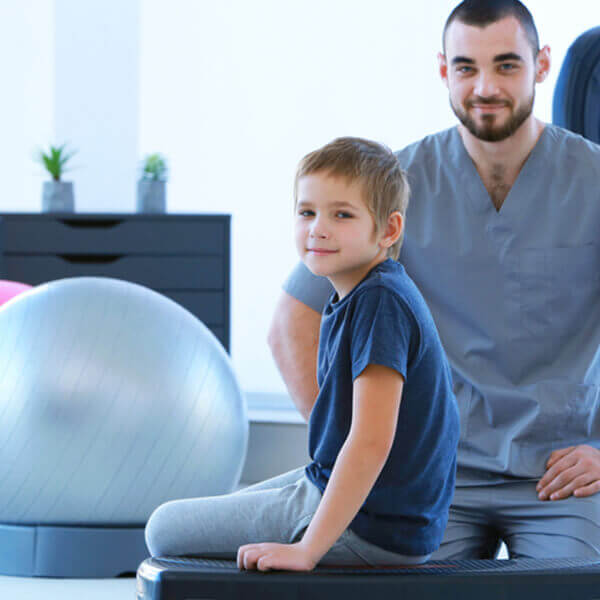 Experto internacional en fisioterapia pediátrica